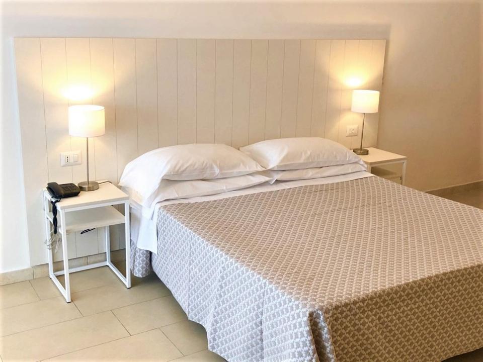 Hotel Villa Eleonora Скаури Екстериор снимка