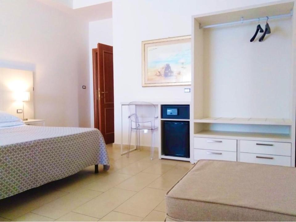 Hotel Villa Eleonora Скаури Екстериор снимка