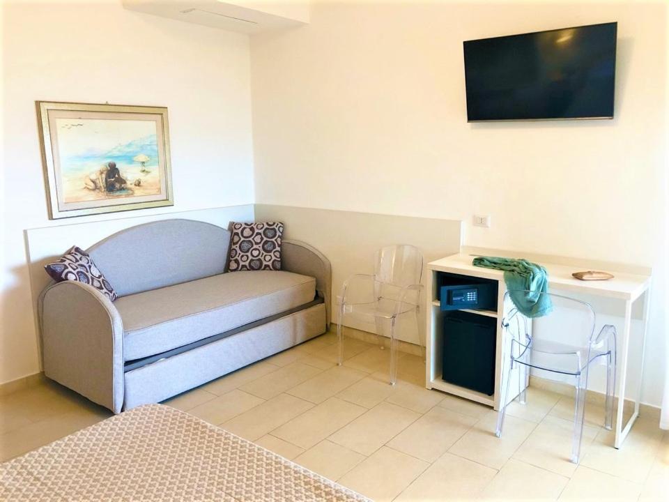 Hotel Villa Eleonora Скаури Екстериор снимка