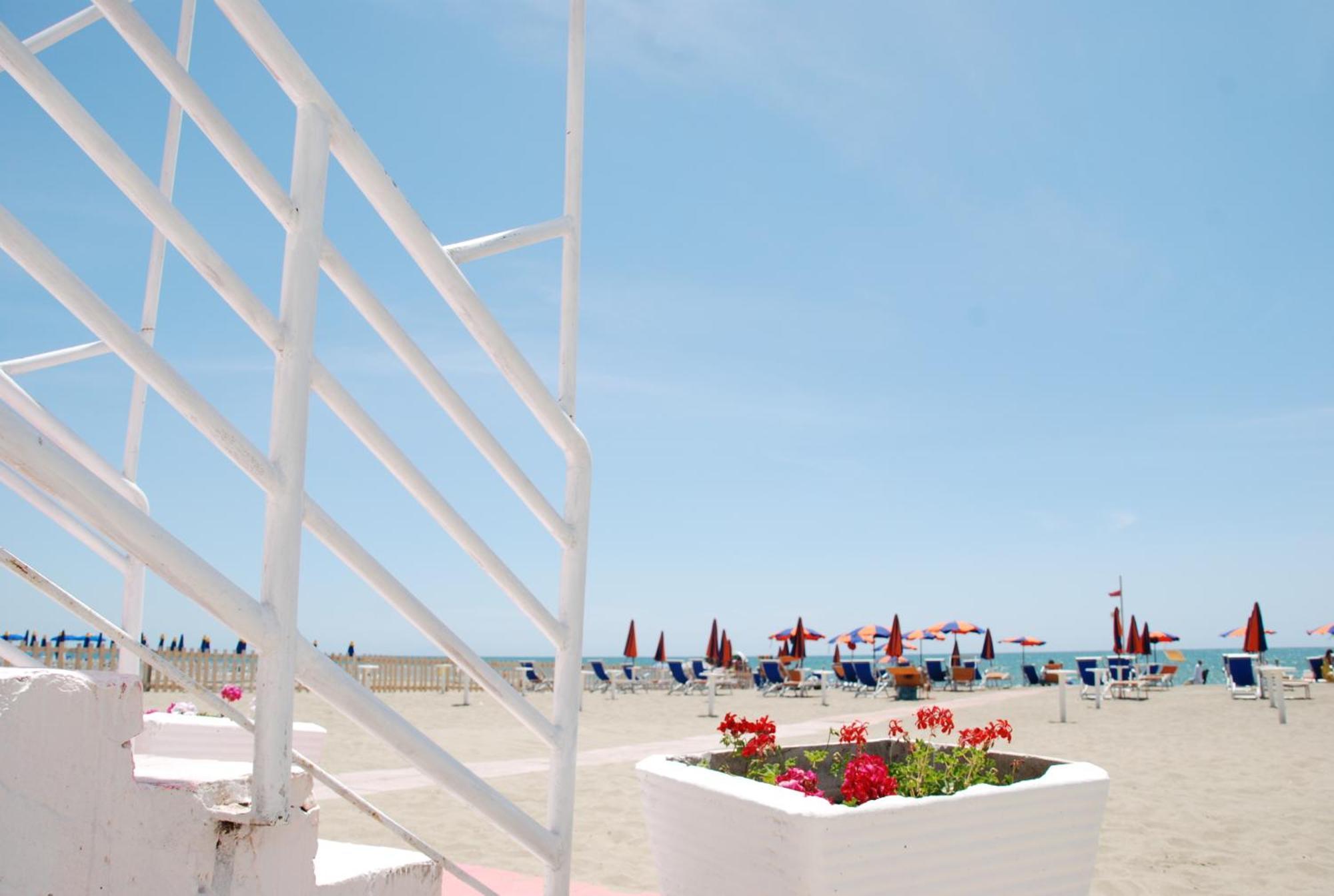 Hotel Villa Eleonora Скаури Екстериор снимка