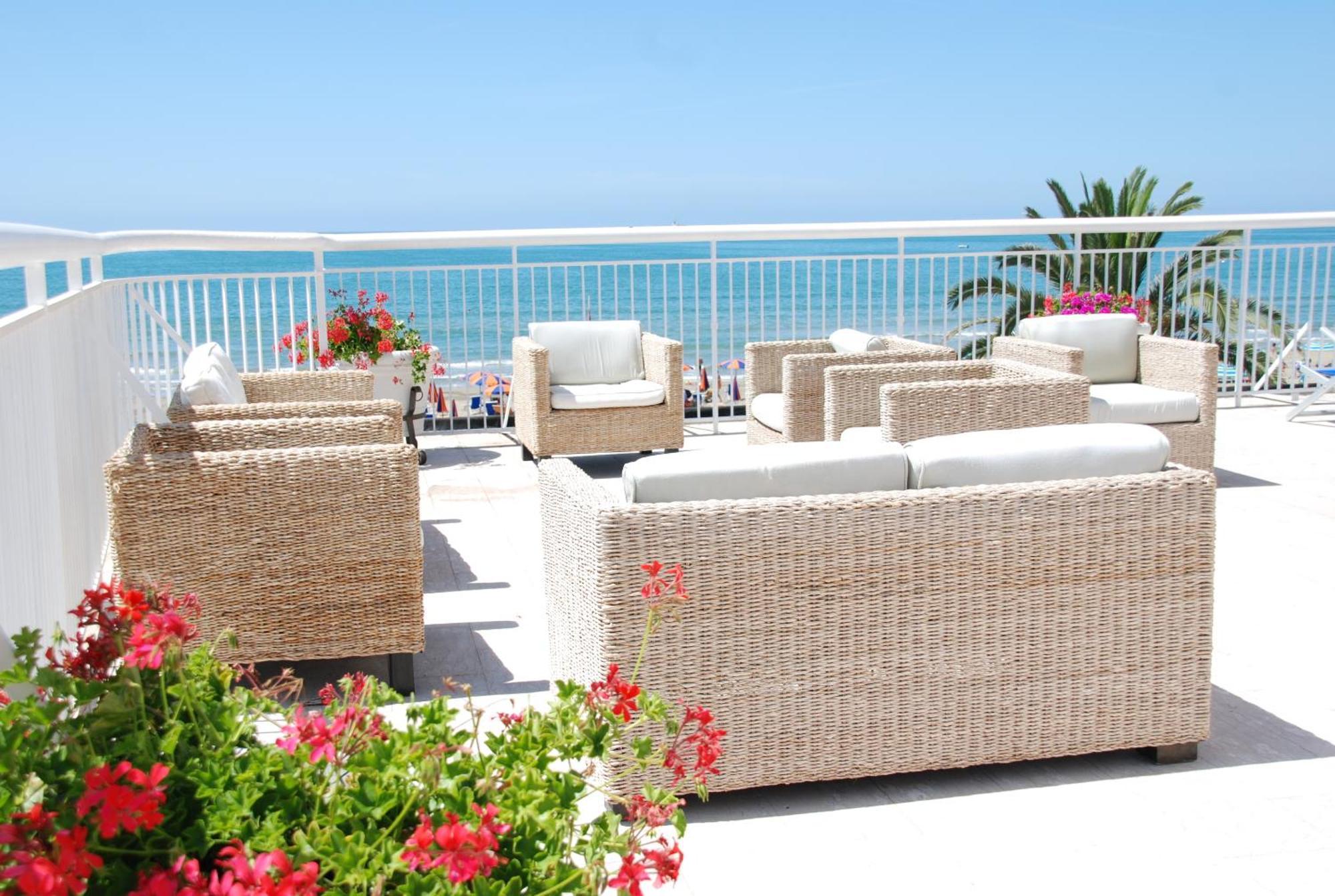 Hotel Villa Eleonora Скаури Екстериор снимка