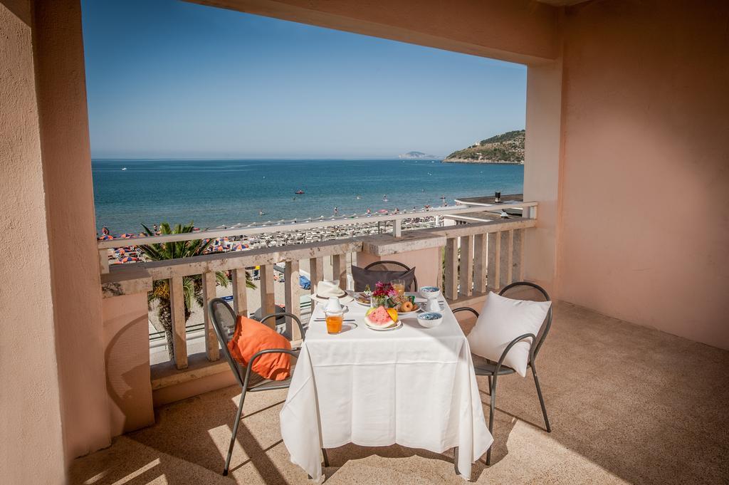 Hotel Villa Eleonora Скаури Екстериор снимка