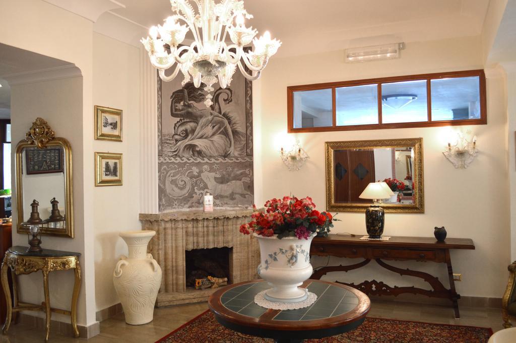 Hotel Villa Eleonora Скаури Екстериор снимка